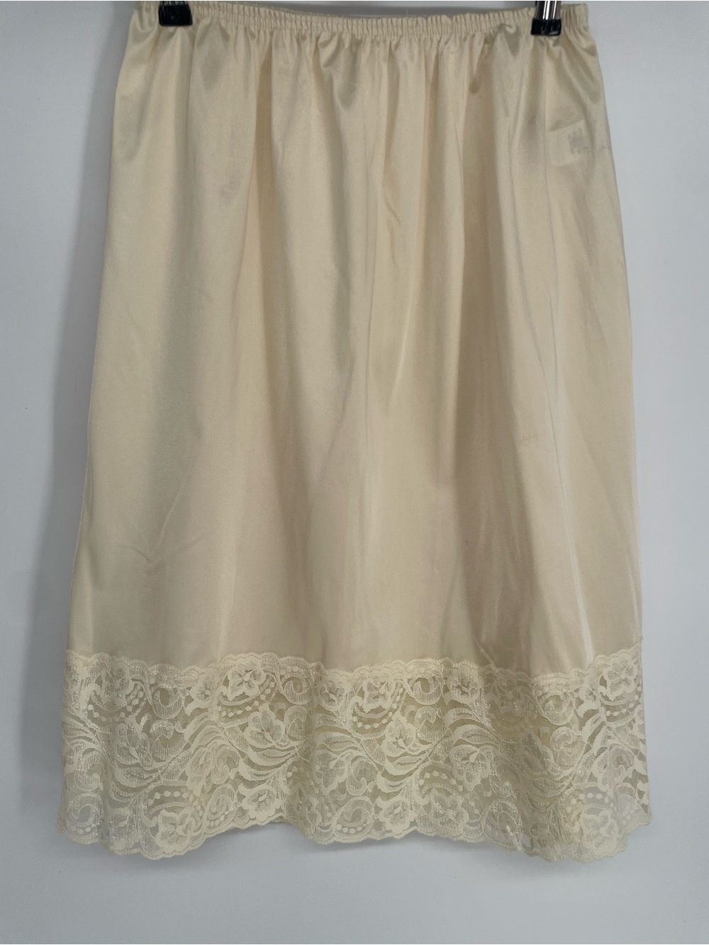 Vintage Vanity Fair Cream Nylon Half Slip
With Wide Lace Hem & Side Slit - Picture 3 of 8